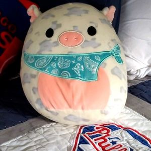 Rosie the pig squishmallow
